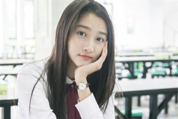 学霸明星的闪耀日常，友情、智慧与陪伴的力量
