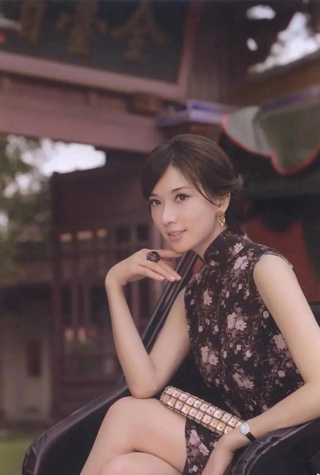 林志玲最新写真视频，优雅女神的魅力瞬间闪耀荧屏✨