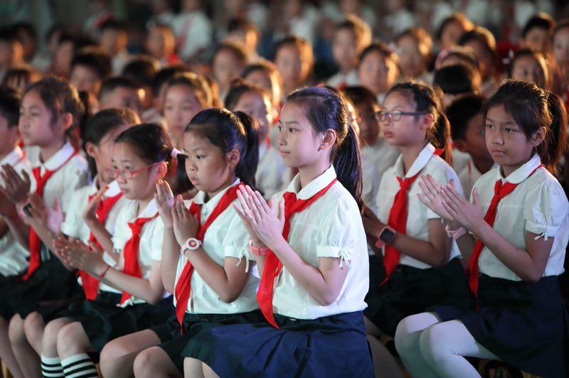 最新流行儿歌与探索自然美景之旅，精选歌曲推荐